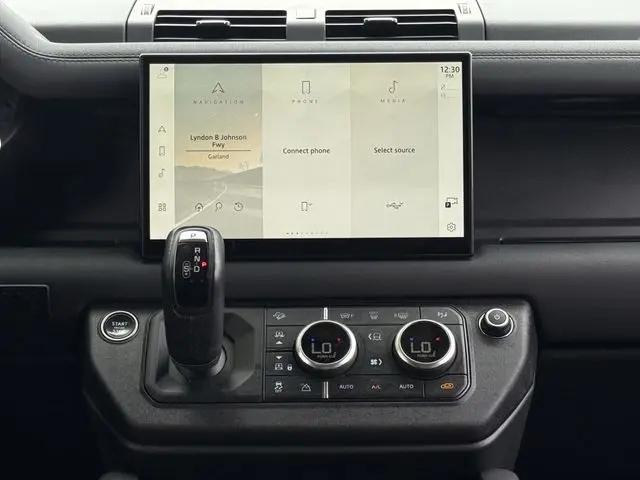 2023 Land Rover Defender 130 X-Dynamic SE