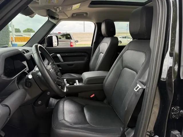 2023 Land Rover Defender 130 X-Dynamic SE