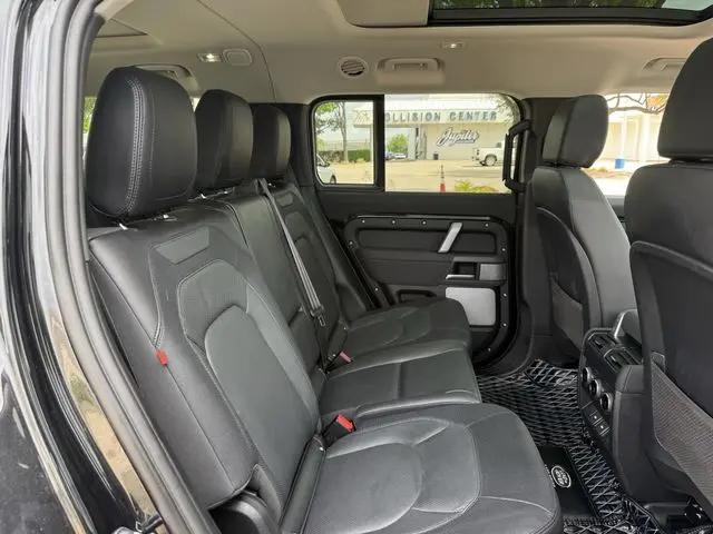 2023 Land Rover Defender 130 X-Dynamic SE