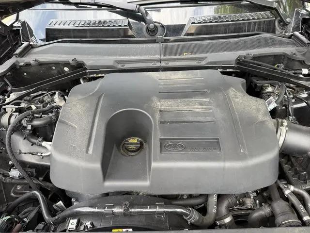 2023 Land Rover Defender 130 X-Dynamic SE
