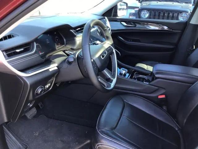 2022 Jeep Grand Cherokee L Laredo 4x2
