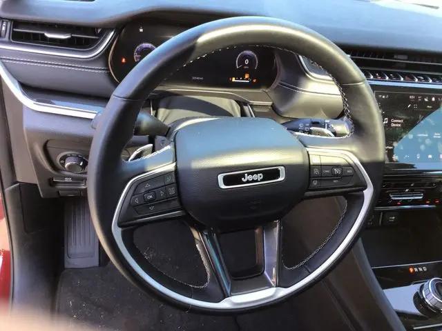 2022 Jeep Grand Cherokee L Laredo 4x2