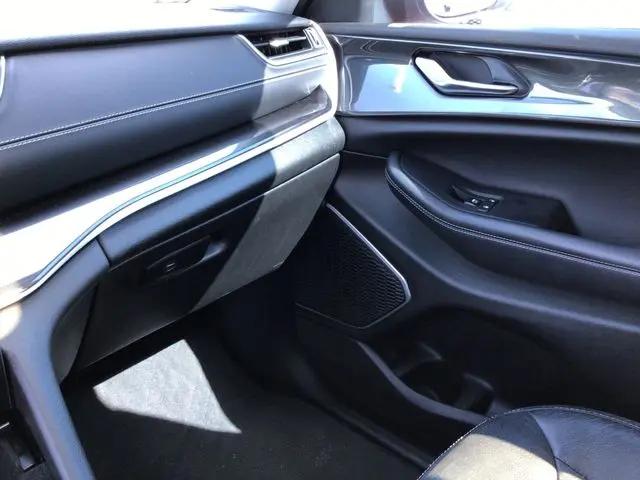 2022 Jeep Grand Cherokee L Laredo 4x2