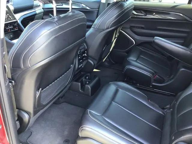 2022 Jeep Grand Cherokee L Laredo 4x2