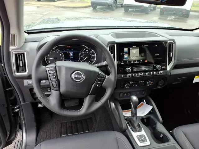 2026 Nissan Frontier Crew Cab SV 4x4