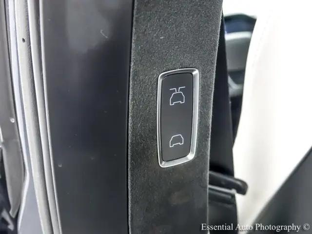 2023 Tesla Model X Plaid Tri Motor All-Wheel Drive