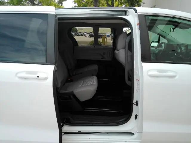 2023 Toyota Sienna LE