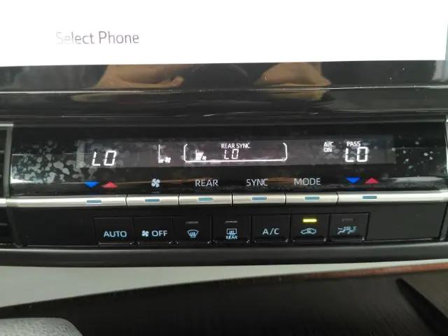 2023 Toyota Sienna LE