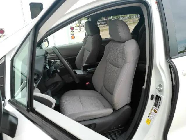 2023 Toyota Sienna LE