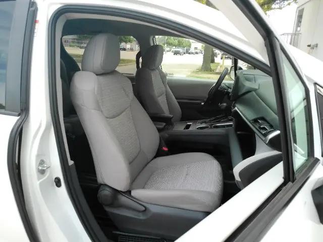 2023 Toyota Sienna LE