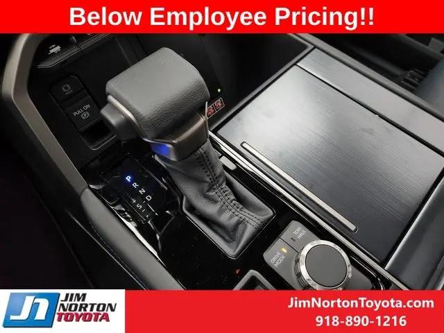 2026 Toyota Tundra Platinum CrewMax 5.5' Bed