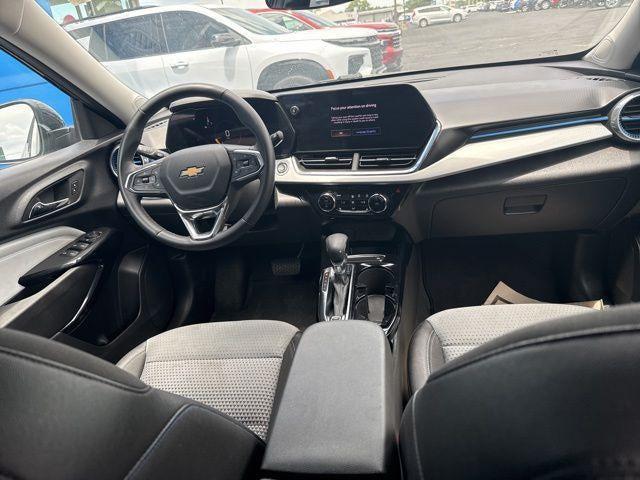 2025 Chevrolet Trax FWD LT