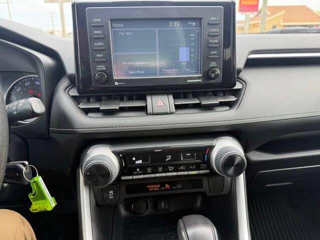 2020 Toyota RAV4 LE
