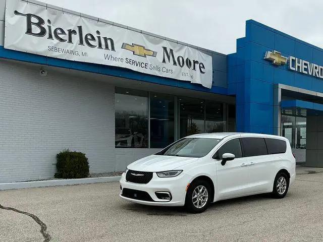 2023 Chrysler Pacifica Touring for sale in Sebewaing, MI