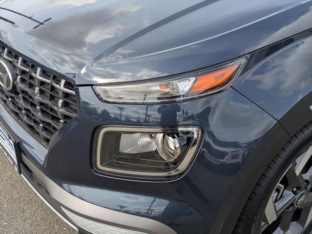 2026 Hyundai Venue SEL w/Two-Tone Roof