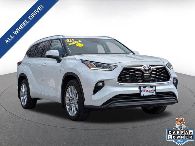 2023 Toyota Highlander Limited for sale in KENOSHA, WI