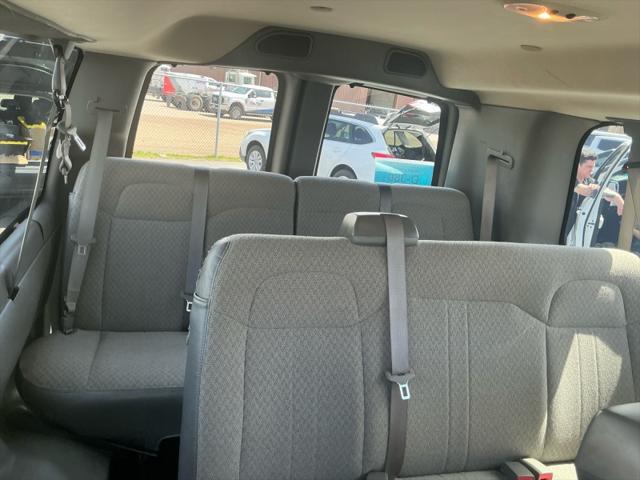 2025 Chevrolet Express Passenger RWD 3500 Extended Wheelbase LS