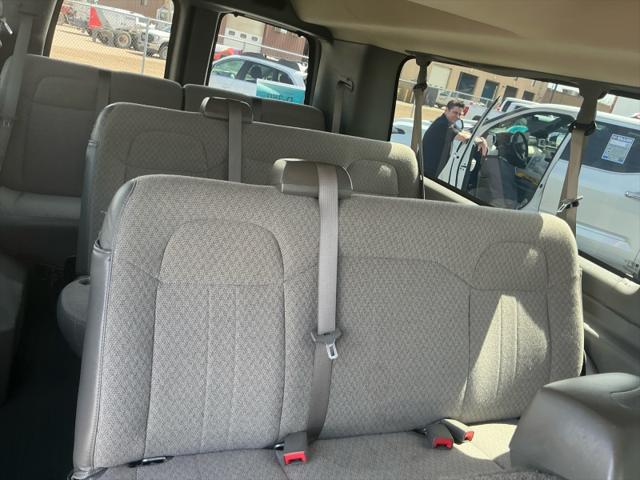 2025 Chevrolet Express Passenger RWD 3500 Extended Wheelbase LS