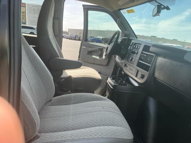 2025 Chevrolet Express Passenger RWD 3500 Extended Wheelbase LS