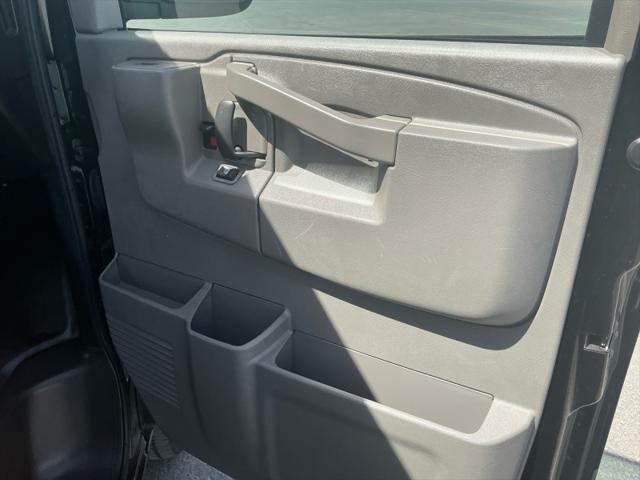 2025 Chevrolet Express Passenger RWD 3500 Extended Wheelbase LS