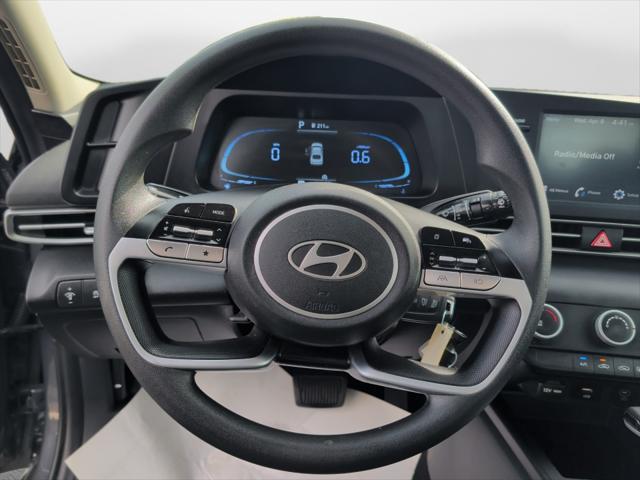2024 Hyundai Elantra SE