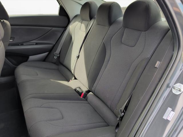 2024 Hyundai Elantra SE