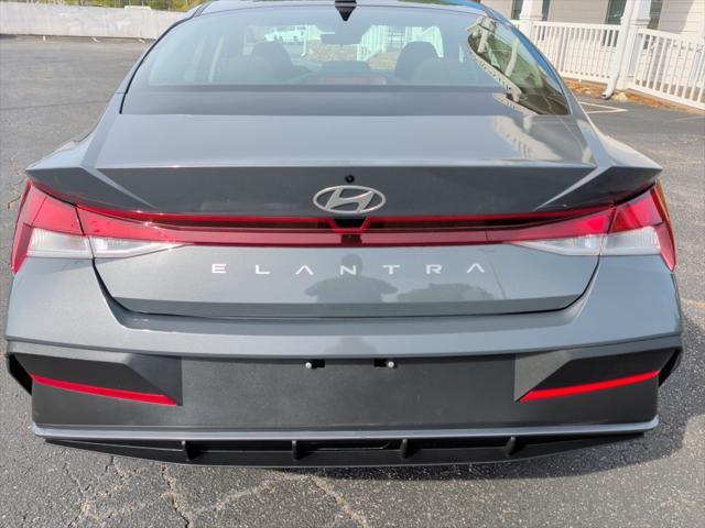 2024 Hyundai Elantra SE