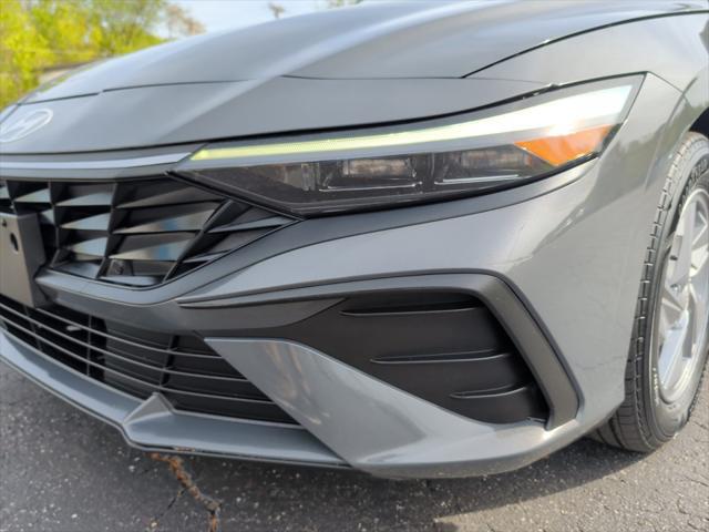 2024 Hyundai Elantra SE