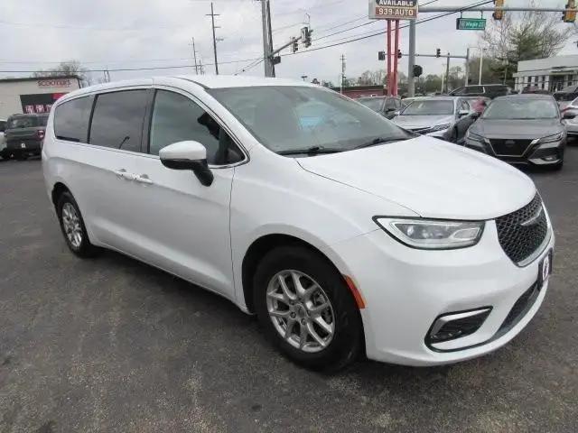 2023 Chrysler Pacifica Touring for sale in Fairfield, OH