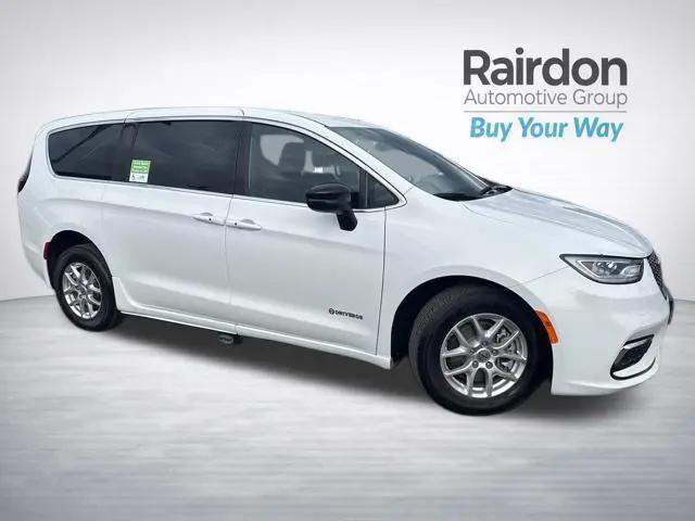2024 Chrysler Pacifica Touring for sale in Bellingham, WA