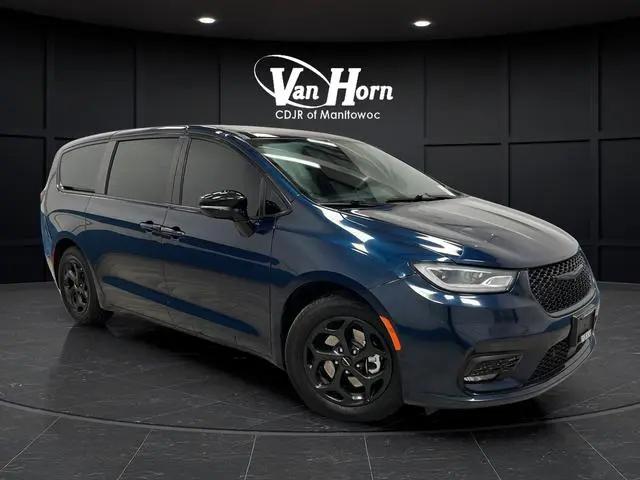 2024 Chrysler Pacifica Hybrid S Appearance Pkg for sale in Manitowoc, WI