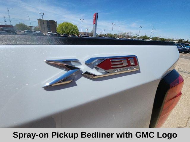 2026 GMC Sierra 1500 Crew Cab, Standard Bed, SLT, 4WD