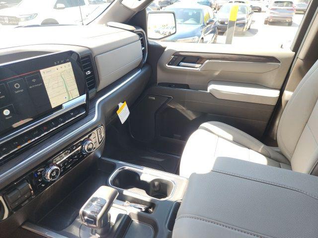 2026 GMC Sierra 1500 Crew Cab, Standard Bed, SLT, 4WD