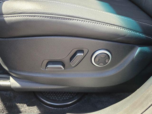 2025 Genesis GV80 2.5T Standard AWD