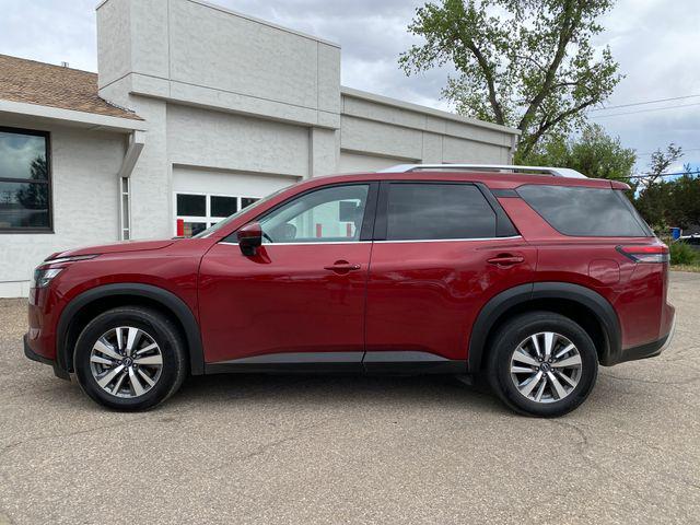 2025 Nissan Pathfinder SL 4WD