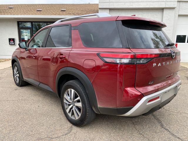 2025 Nissan Pathfinder SL 4WD