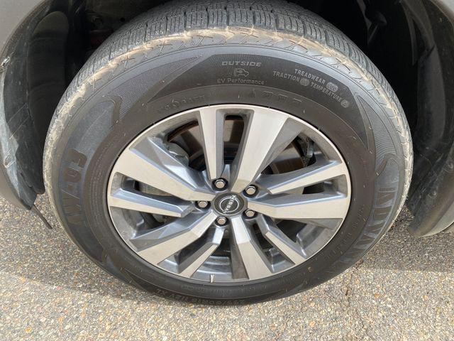 2025 Nissan Pathfinder SL 4WD