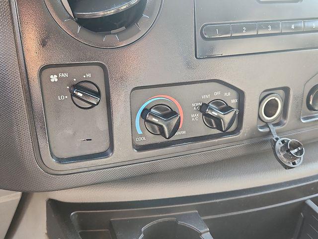 2015 Ford E-350 Cutaway Base