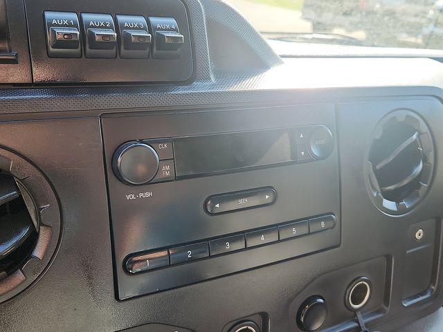 2015 Ford E-350 Cutaway Base