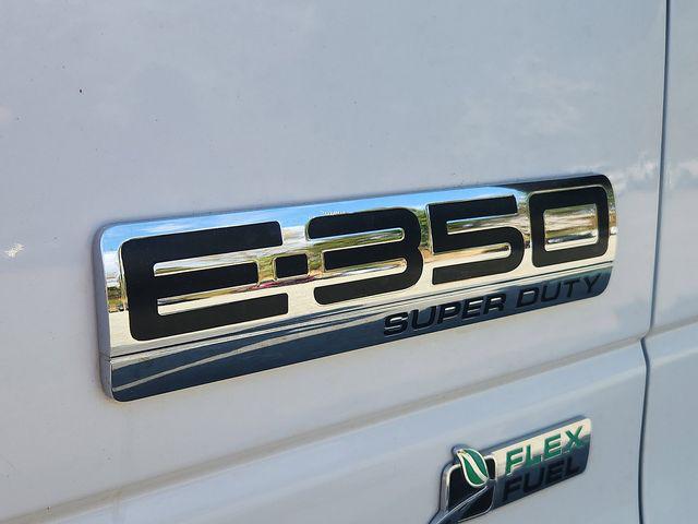 2015 Ford E-350 Cutaway Base