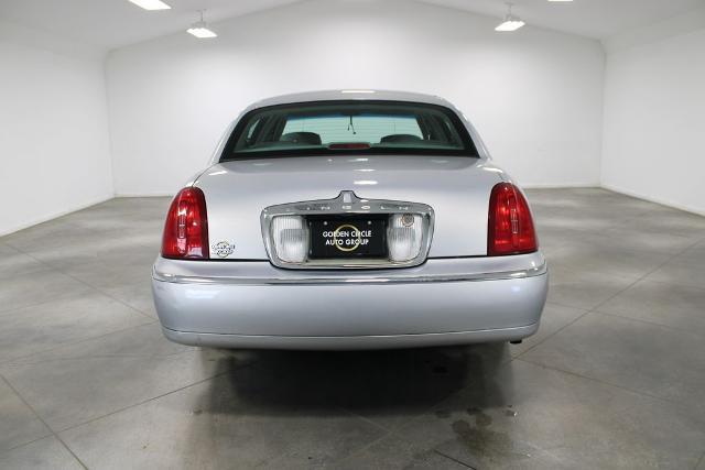 2002 Lincoln Town Car Executive