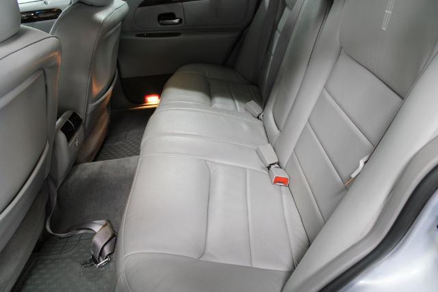 2002 Lincoln Town Car Executive
