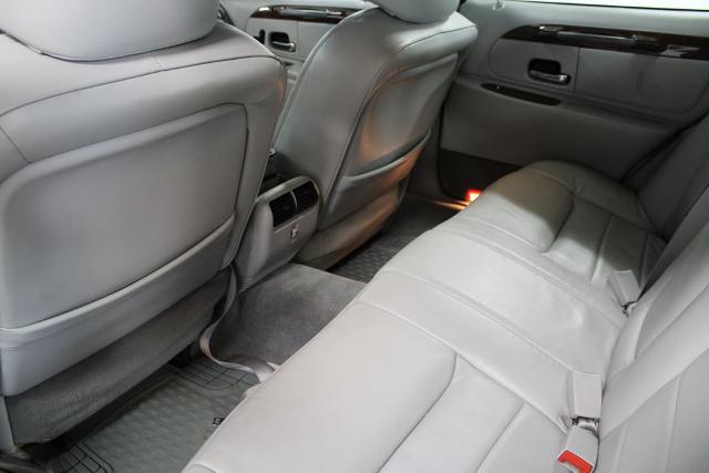 2002 Lincoln Town Car Executive