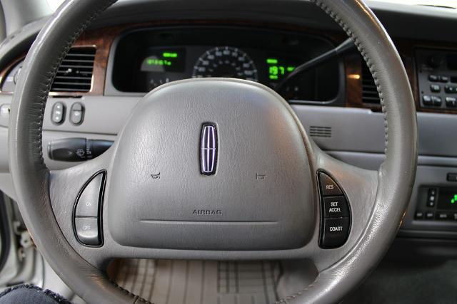 2002 Lincoln Town Car Executive