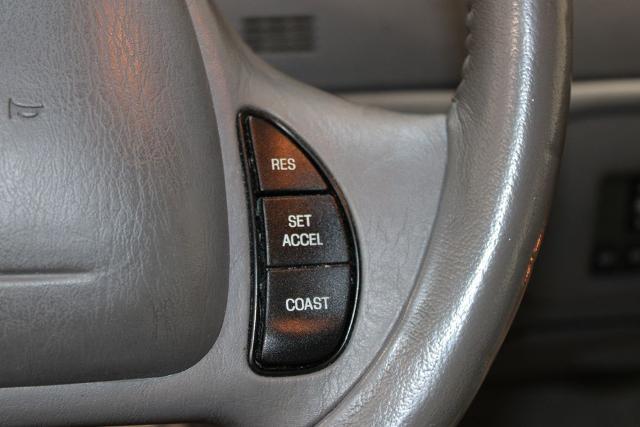 2002 Lincoln Town Car Executive
