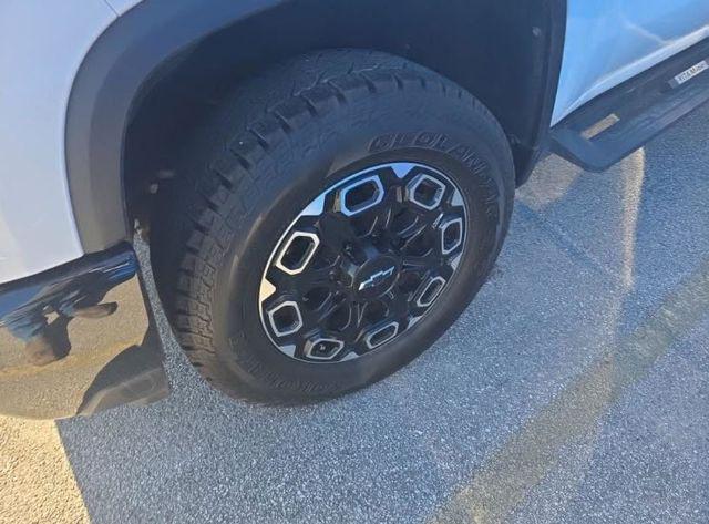 2024 Chevrolet Silverado 2500HD 4WD Double Cab Standard Bed Custom