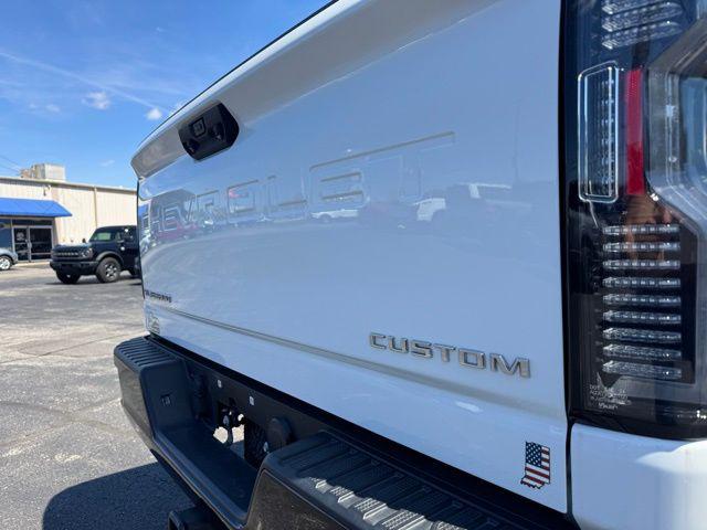 2024 Chevrolet Silverado 2500HD 4WD Double Cab Standard Bed Custom