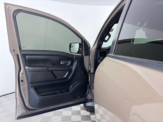 2022 Nissan Titan Crew Cab PRO-4X 4x4