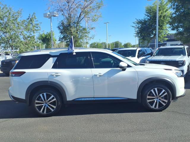 2024 Nissan Pathfinder Platinum FWD