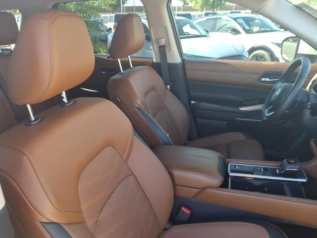 2024 Nissan Pathfinder Platinum FWD